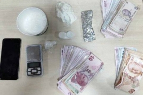 bilecik-haber_esenler-de-uyusturucu-operasyonunda-yakalanan-3-zanli-tutuklandi-28875.jpg
