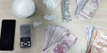 bilecik-haber_esenler-de-uyusturucu-operasyonunda-yakalanan-3-zanli-tutuklandi-28875.jpg