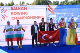 bilecik-haber_genclik-ve-spor-bakani-bak-balkan-kurek-sampiyonasi-ndaki-yarislari-izledi-29543.jpg