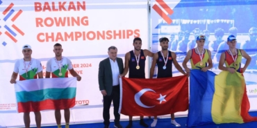 bilecik-haber_genclik-ve-spor-bakani-bak-balkan-kurek-sampiyonasi-ndaki-yarislari-izledi-29543.jpg