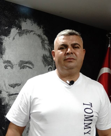 bilecik-haber_hazirlik-macinda-telefonu-var-gibi-kullanilan-gazeteci-o-anlari-anlatti-32438.jpg