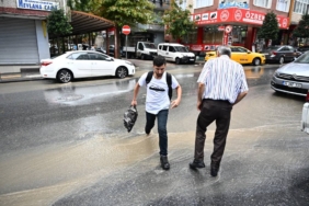 bilecik-haber_istanbul-da-araliklarla-saganak-etkili-oluyor-28249.jpg