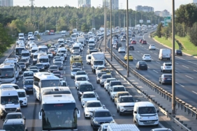bilecik-haber_istanbul-da-haftanin-dorduncu-is-gununde-trafikte-yogunluk-yasaniyor-30497.jpg