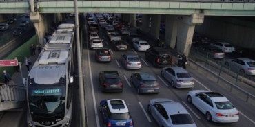 bilecik-haber_istanbul-da-sabah-saatlerinde-trafik-yogunlugu-yasaniyor-31619.jpg