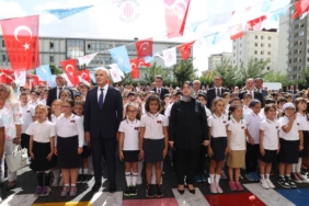 bilecik-haber_istanbul-da-yeni-egitim-ogretim-yilinin-baslamasi-dolayisiyla-toren-duzenlendi-28492.jpg
