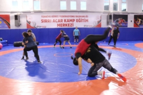 bilecik-haber_kadin-gurescilerin-esenyurt-tan-yalova-ya-sampiyonluk-yolculugu-32641.jpg