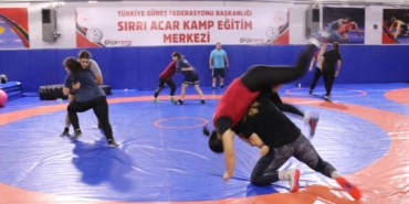bilecik-haber_kadin-gurescilerin-esenyurt-tan-yalova-ya-sampiyonluk-yolculugu-32641.jpg