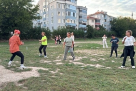 bilecik-haber_kirklareli-nde-kadinlar-avrupa-hareketlilik-haftasi-nda-zumba-yapti-30033.jpg