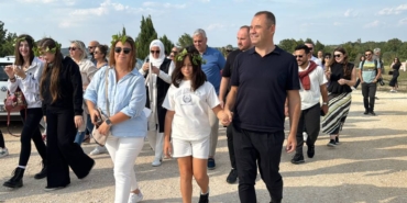 bilecik-haber_kirklareli-nde-oyun-havasi-esliginde-bag-hasadi-yapildi-31377.jpg