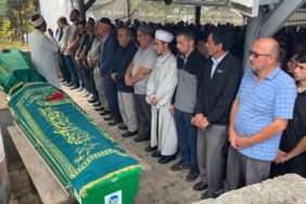 bilecik-haber_kocaeli-de-denizde-bogulan-iki-kardes-defnedildi-30932.jpg