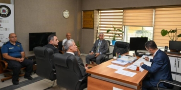 bilecik-haber_kocaeli-valisi-aktas-bekirpasa-polis-merkezi-ni-ziyaret-etti-28532.jpg