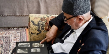 bilecik-haber_kore-gazileri-yasadiklarini-anlatiyor-sivasli-92-yasindaki-gazi-kore-de-cekilen-fotograflarini-elinden-dusurmuyor-29270.jpg