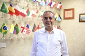 bilecik-haber_kupe-tasarimli-isitme-cihazi-estetik-gorunumuyle-kisilere-ozguven-sagliyor-30595.jpg
