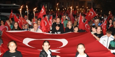 bilecik-haber_lapseki-nin-kurtulusunun-102-yilinda-fener-alayi-duzenlendi-32236.jpg