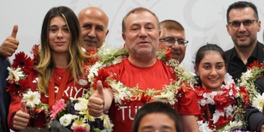 bilecik-haber_paris-2024-paralimpik-oyunlari-nda-mucadele-eden-ozel-sporcular-yurda-dondu-28159.jpg