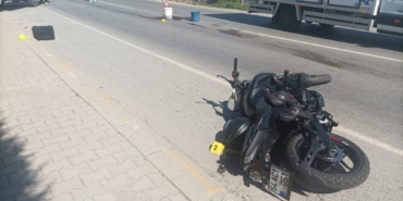 bilecik-haber_sakarya-da-3-aracin-karistigi-kazada-motosiklet-surucusu-oldu-32802.jpg