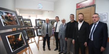 bilecik-haber_sakarya-da-aa-nin-fotograflarindan-olusan-15-temmuz-sergisi-acildi-28974.jpg