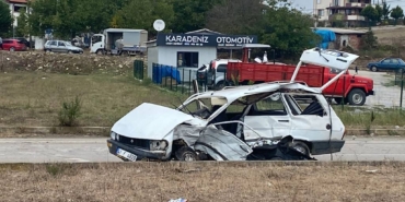 bilecik-haber_sakarya-da-iki-otomobilin-carpistigi-kazada-1-kisi-oldu-1-kisi-yaralandi-26972.jpg