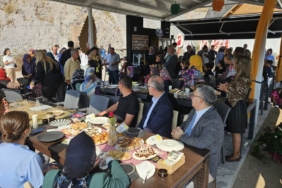 bilecik-haber_sindirgi-da-kadin-girisimcinin-kirsal-turizm-amacli-insa-ettirdigi-saman-ev-torenle-acildi-31184.jpg