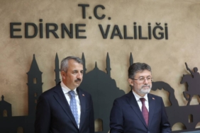bilecik-haber_tarim-ve-orman-bakani-yumakli-edirne-deki-cakmak-baraji-nda-incelemede-bulundu-30200.jpg