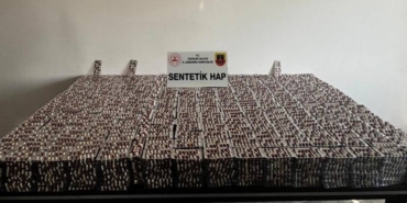 bilecik-haber_tekirdag-da-kazadan-sonra-terk-edilen-otomobilde-55-bin-398-sentetik-ecza-bulundu-31488.jpg