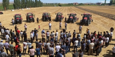 bilecik-haber_turktraktor-case-ih-faz-5-gunleri-nde-urunlerini-ciftcilerle-bulusturdu-28897.jpg