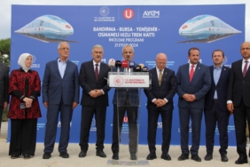 Ulaştırma ve Altyapı Bakanı Uraloğlu, Bursa'da hızlı tren hattı yapımını inceledi: