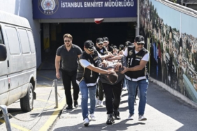bilecik-haber_uskudar-da-bir-kisinin-oldugu-silahli-saldiriya-iliskin-yakalanan-16-supheli-adliyede-29533.jpg