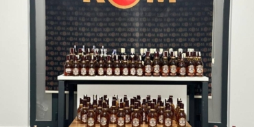 bilecik-haber_yalova-da-durdurulan-bir-otomobilde-175-sise-kacak-icki-ele-gecirildi-27239.jpg