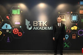 YAPAY ZEKA EĞİTİMLERİ ARTIK CEPTE