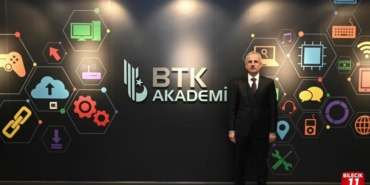 YAPAY ZEKA EĞİTİMLERİ ARTIK CEPTE