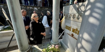 bilecik-haber_zeki-muren-vefatinin-28-inci-yilinda-mezari-basinda-anildi-31732.jpg
