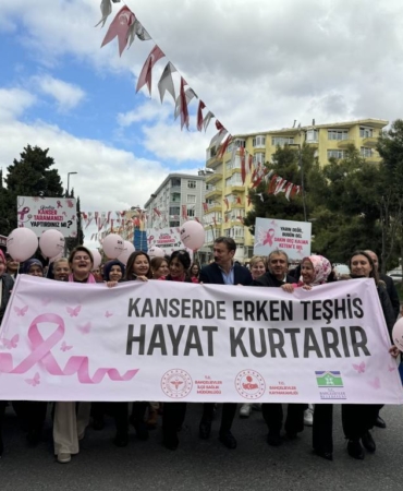 bilecik-haber_bahcelievler-de-meme-kanseri-farkindaligi-icin-yuruyus-ve-seminer-duzenlendi-38112.jpg
