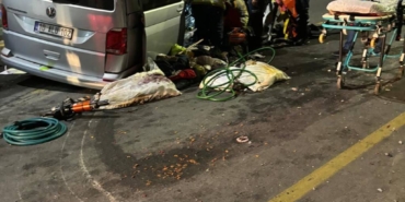 bilecik-haber_balikesir-de-minibusun-devrilmesi-sonucu-1-kisi-oldu-4-kisi-yaralandi-37617.jpg