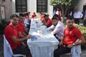 bilecik-haber_balikesirspor-taraftarina-gazetecilerden-tribun-cagrisi-34121.jpg