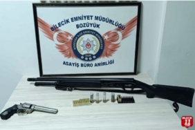 Bilecik'te şüphelinin aracında tabanca ve tüfek ele geçirildi