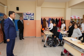 Bilecik Valisi Şefik Aygöl, öğrencilerle buluştu