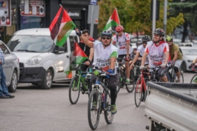 bilecik-haber_bursa-da-bisikletliler-gazze-icin-pedal-cevirdi-35826.jpg