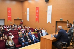 bilecik-haber_bursa-da-felsefi-ve-dini-baglami-icinde-mahremiyet-ve-aile-konulu-soylesi-duzenlendi-35370.jpg