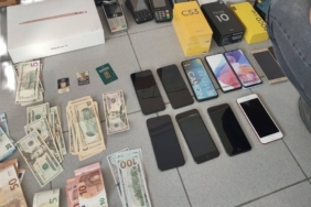 bilecik-haber_bursa-da-musterilerini-dolandirdiklari-iddia-edilen-cep-telefonu-bayisi-3-kardes-isparta-da-yakalandi-33924.jpg