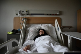 bilecik-haber_bursa-da-soforu-darbedilen-ambulansta-tasinan-hasta-hayati-tehlikeyi-atlatti-35943.jpg