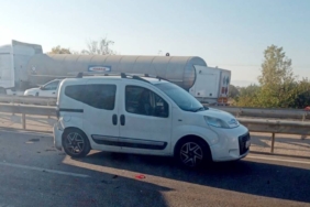 bilecik-haber_bursa-da-zincirleme-trafik-kazasinda-9-kisi-yaralandi-38114.jpg