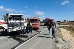 bilecik-haber_canakkale-de-beton-mikseri-ile-tirin-carpismasi-sonucu-1-surucu-yaralandi-38272.jpg