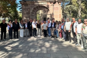 CHP'Lİ BAŞKANLAR ERTUĞRULGAZİ TÜRBESİNİ ZİYARET ETTİ