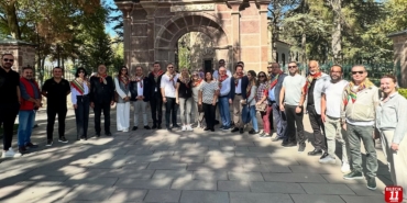 CHP'Lİ BAŞKANLAR ERTUĞRULGAZİ TÜRBESİNİ ZİYARET ETTİ