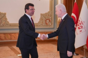 bilecik-haber_cumhuriyet-in-101-kurulus-yil-donumunde-istanbul-valiligi-nde-toren-yapildi-39528.jpg