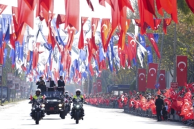 bilecik-haber_cumhuriyet-in-101-yil-donumu-dolayisiyla-vatan-caddesi-nde-toren-duzenlendi-39579.jpg