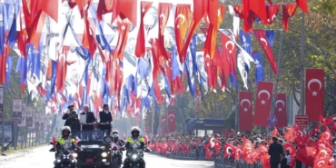 bilecik-haber_cumhuriyet-in-101-yil-donumu-dolayisiyla-vatan-caddesi-nde-toren-duzenlendi-39579.jpg