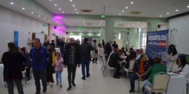 bilecik-haber_darica-da-is-arayanlar-ve-isverenler-3-istihdam-fuari-nda-bulustu-39175.jpg