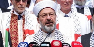 bilecik-haber_diyanet-isleri-baskani-erbas-din-adamlari-ile-barisa-cagri-aciklamasi-yapti-34513.jpg